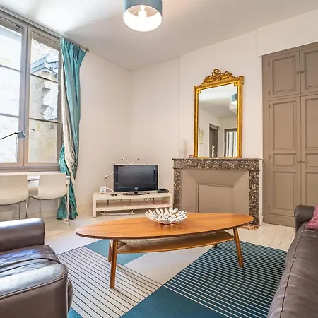 Magnifique Avec Climatisation En Hyper Centre De * Bordeaux